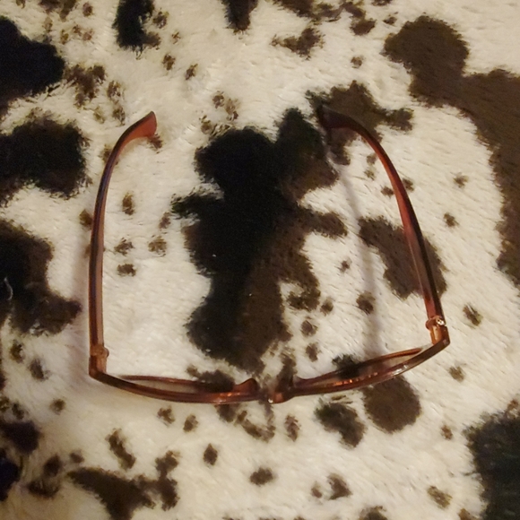 2 Pair Sunglasses - Oversized and Wayfarer - Picture 4 of 6